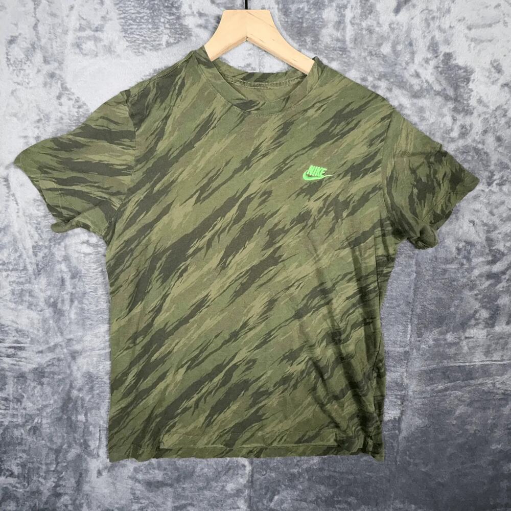 Nike Tee Kids T-Shirt Size M Green‎ Camo Tiger Stripe Athletic Casual Top